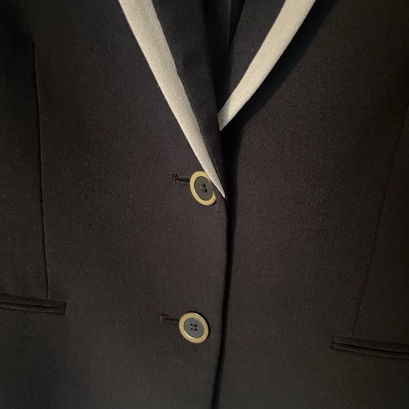 Tahari Arthur S Levine Womens Blazer Size 10 Navy 2 Button Lined Career Workwear - Picture 3 of 8